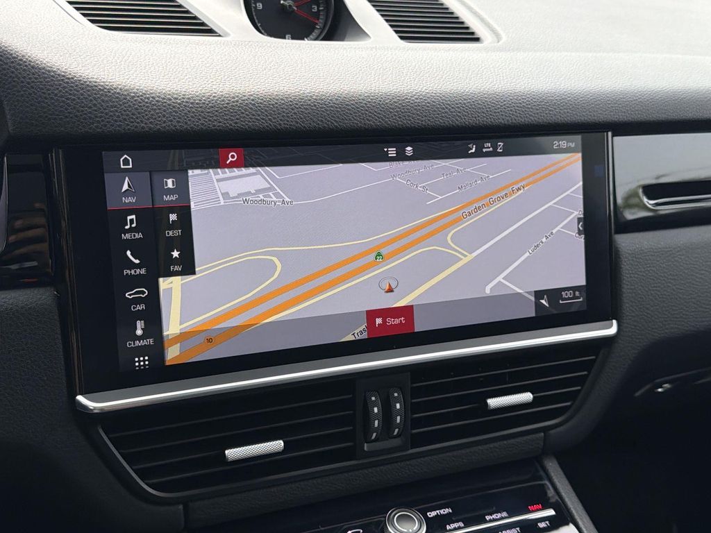 Thumbnail: 2019 Porsche Cayenne - 14