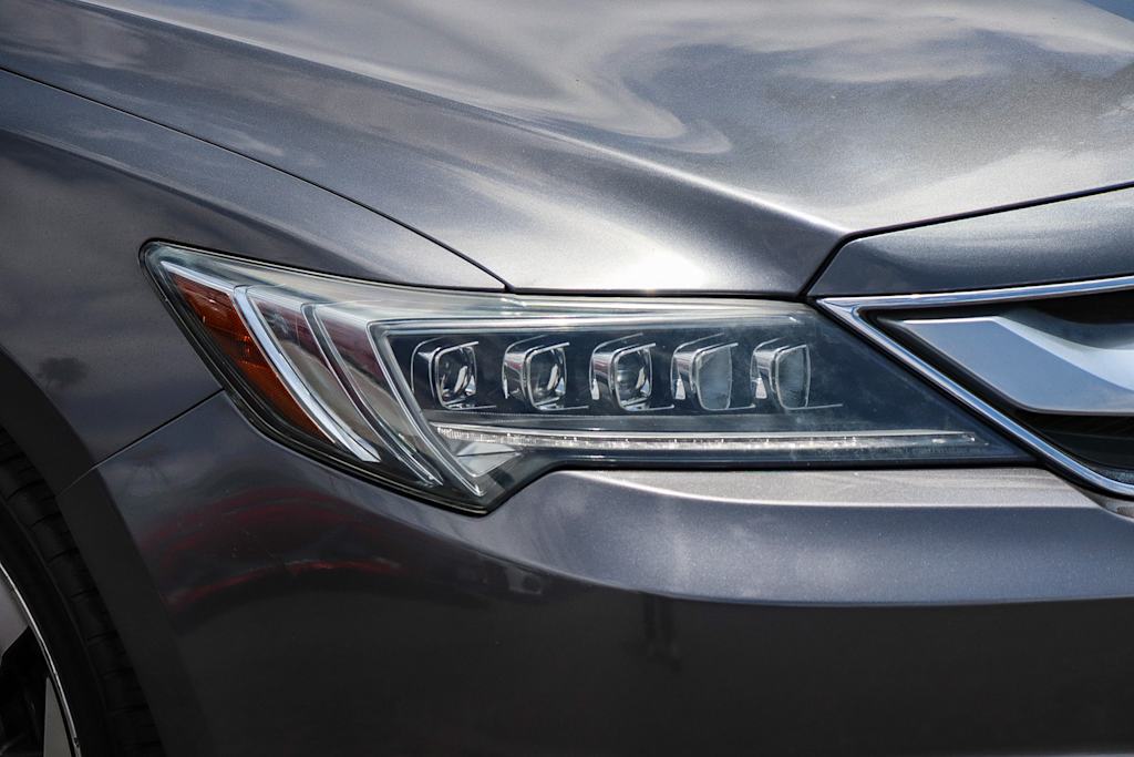 Thumbnail: 2018 Acura ILX - 17