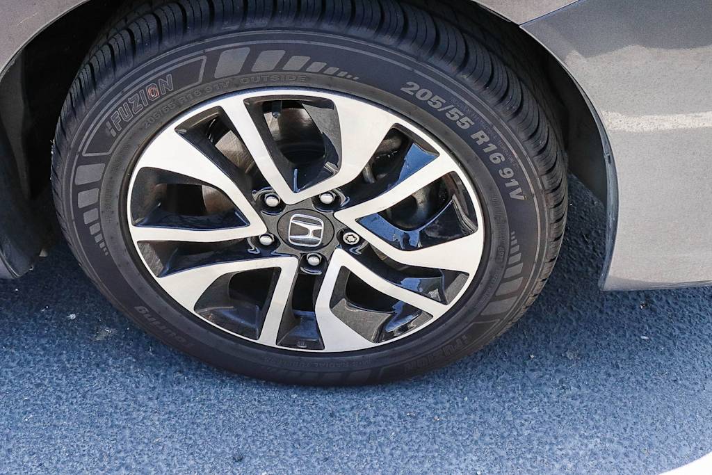 Thumbnail: 2014 Honda Civic - 17