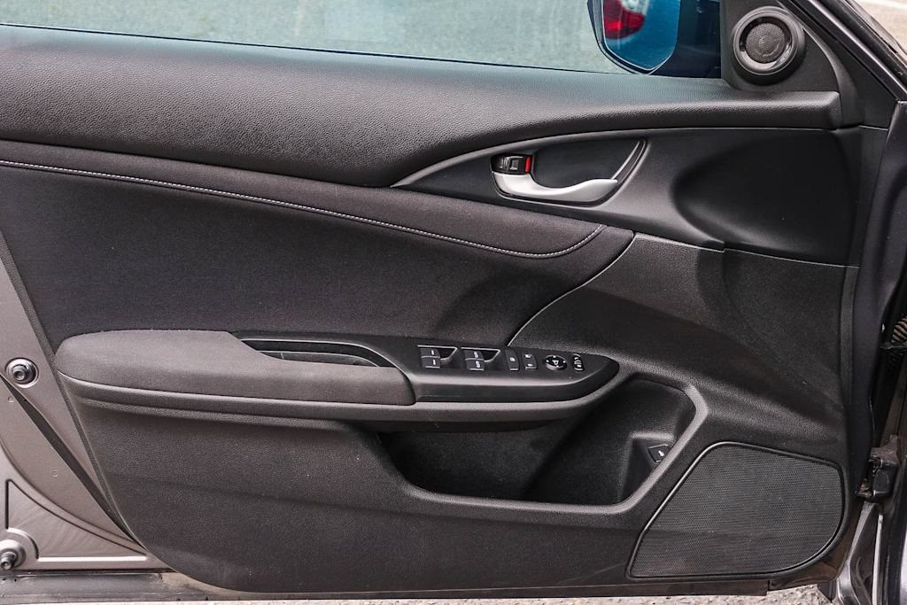 Thumbnail: 2019 Honda Insight - 28