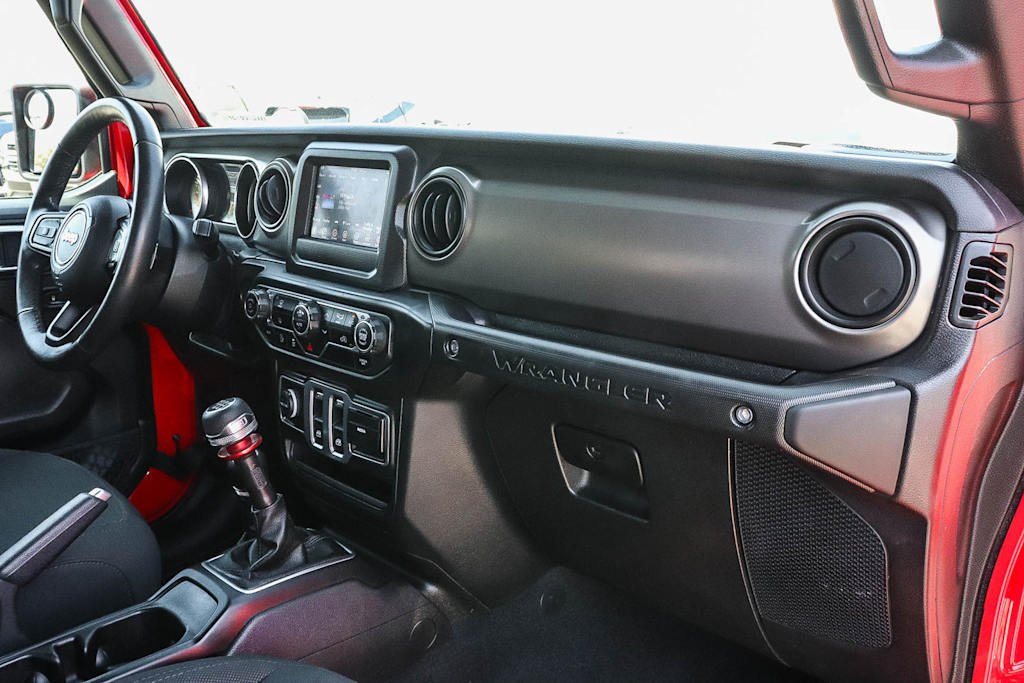 Thumbnail: 2018 Jeep Wrangler - 12
