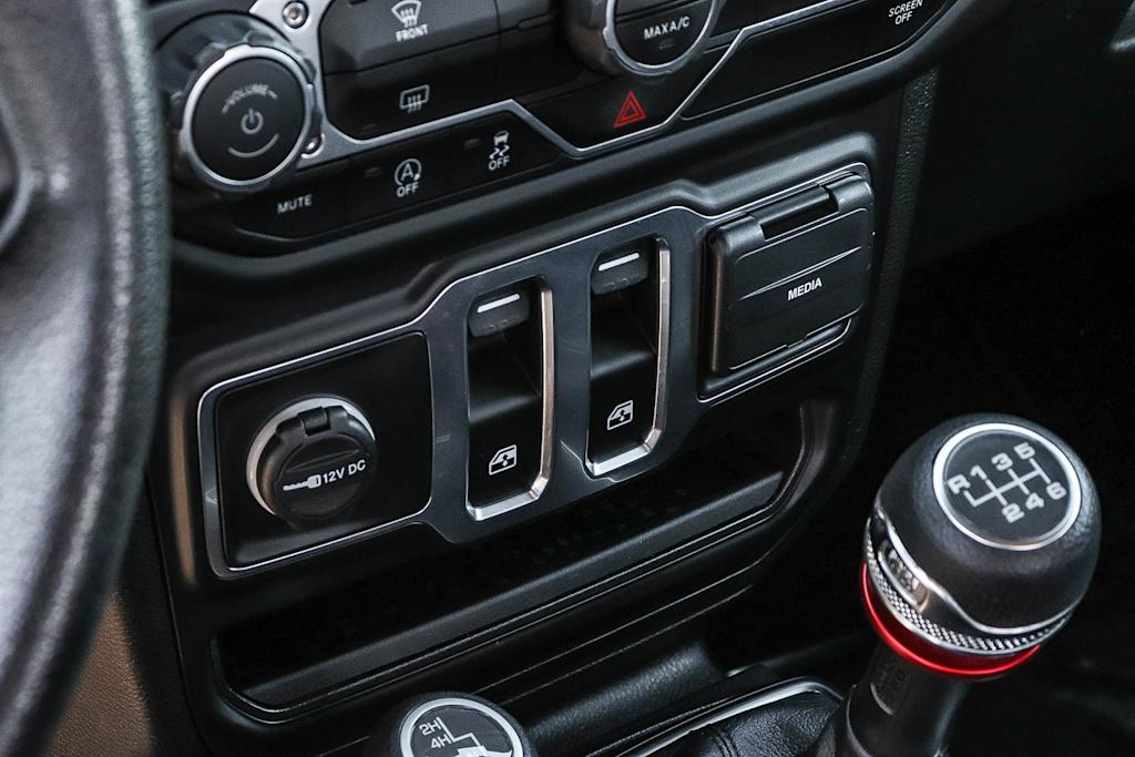 Thumbnail: 2023 Jeep Wrangler - 23