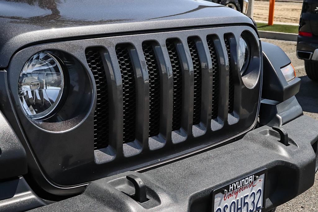 Thumbnail: 2021 Jeep Wrangler - 6