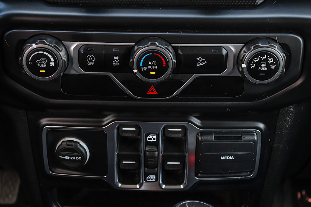 Thumbnail: 2020 Jeep Wrangler - 24