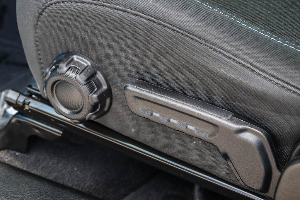 Thumbnail: 2021 Jeep Wrangler - 30