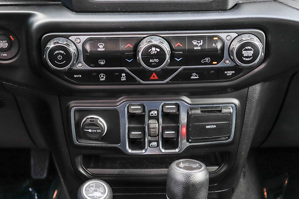 Thumbnail: 2021 Jeep Wrangler - 23