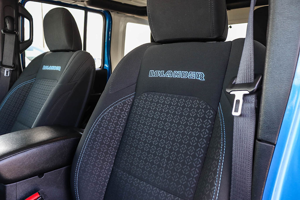 Thumbnail: 2021 Jeep Wrangler - 32
