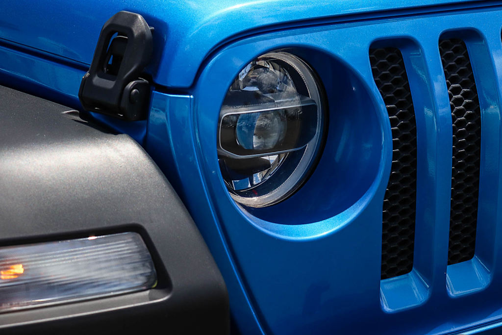 Thumbnail: 2021 Jeep Wrangler - 17