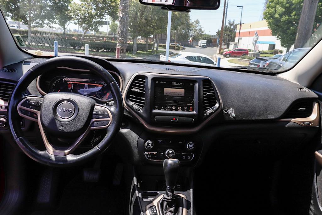 Thumbnail: 2017 Jeep Cherokee - 2
