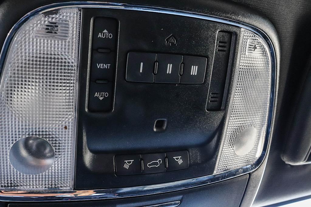 Thumbnail: 2019 Dodge Durango - 32