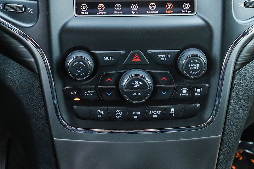 Thumbnail: 2020 Jeep Grand Cherokee - 25