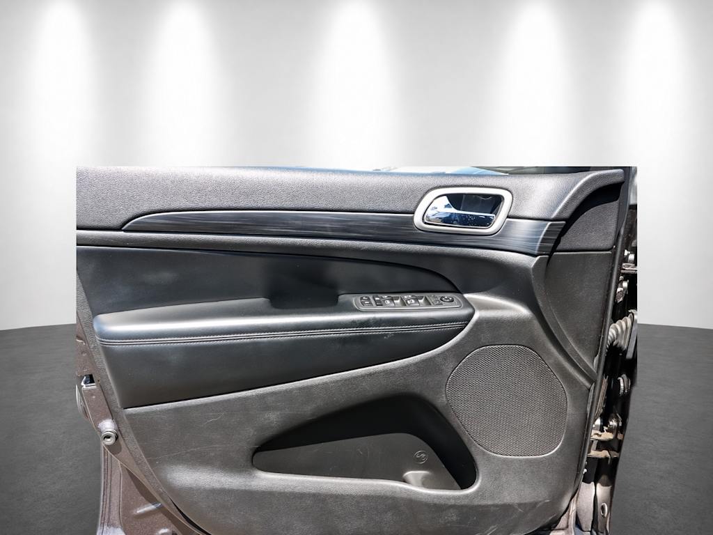 Thumbnail: 2020 Jeep Grand Cherokee - 28
