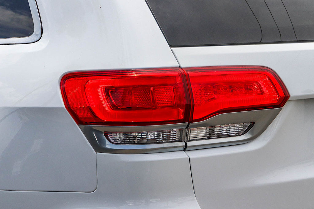 Thumbnail: 2018 Jeep Grand Cherokee - 21