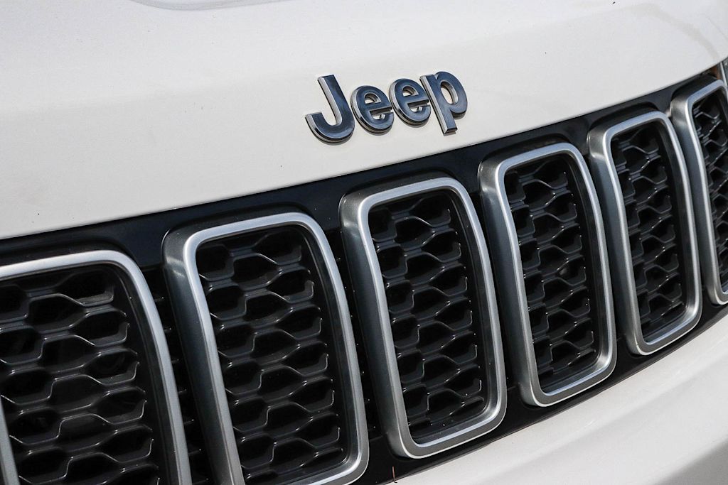 Thumbnail: 2018 Jeep Grand Cherokee - 19