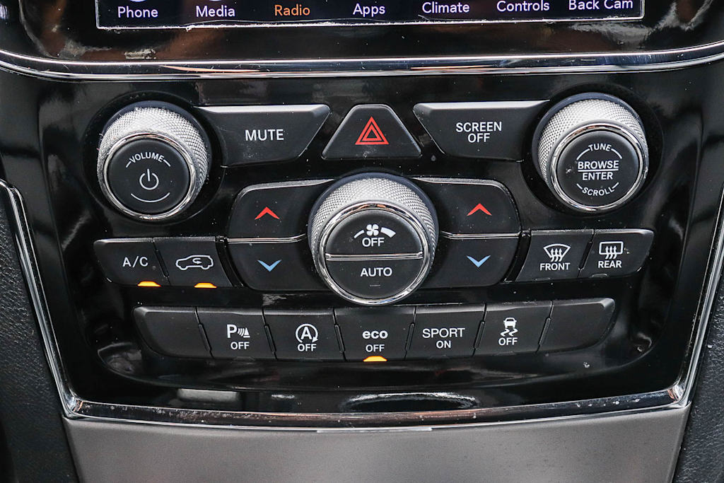 Thumbnail: 2019 Jeep Grand Cherokee - 24