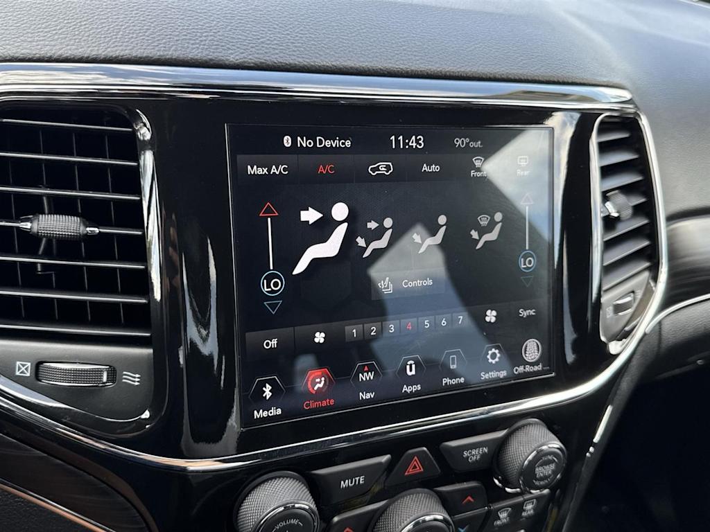 Thumbnail: 2022 Jeep Grand Cherokee - 22