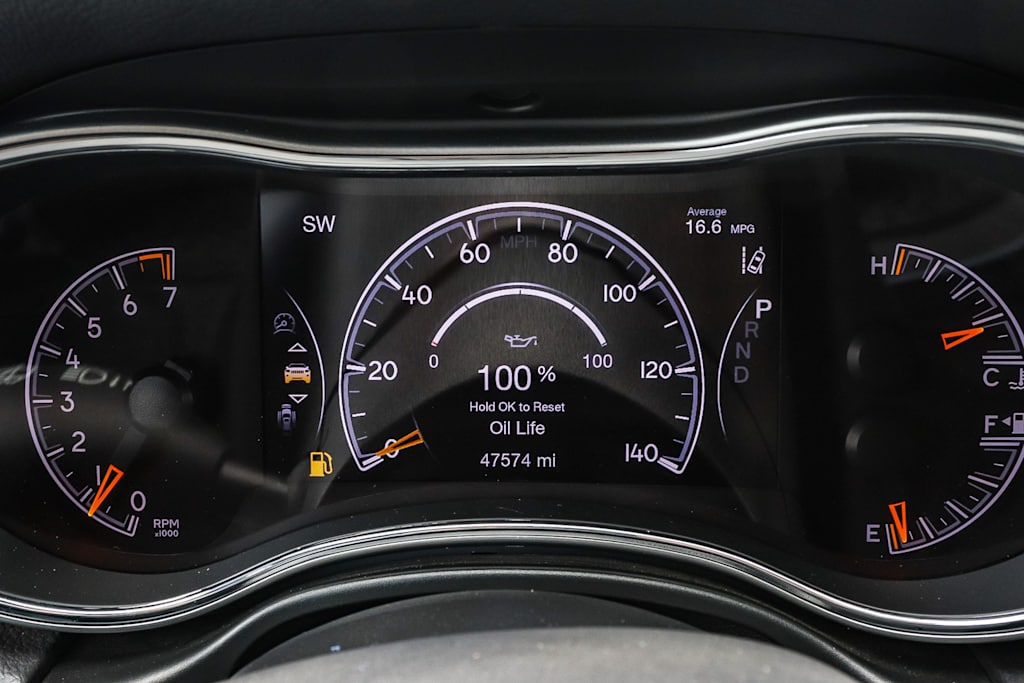 Thumbnail: 2021 Jeep Grand Cherokee - 14
