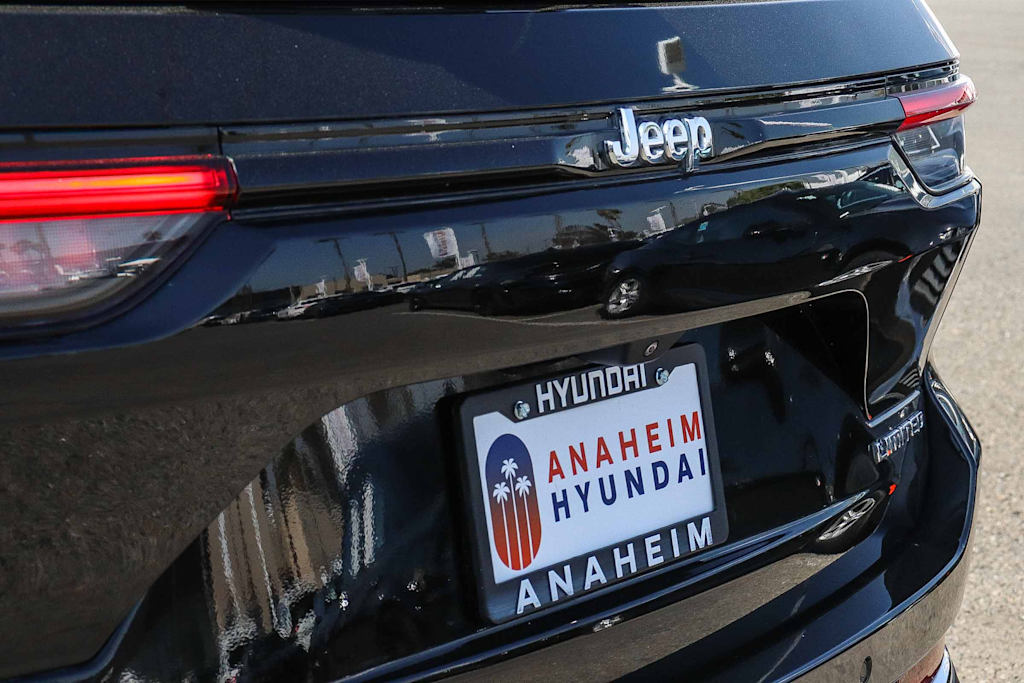 Thumbnail: 2022 Jeep Grand Cherokee - 20