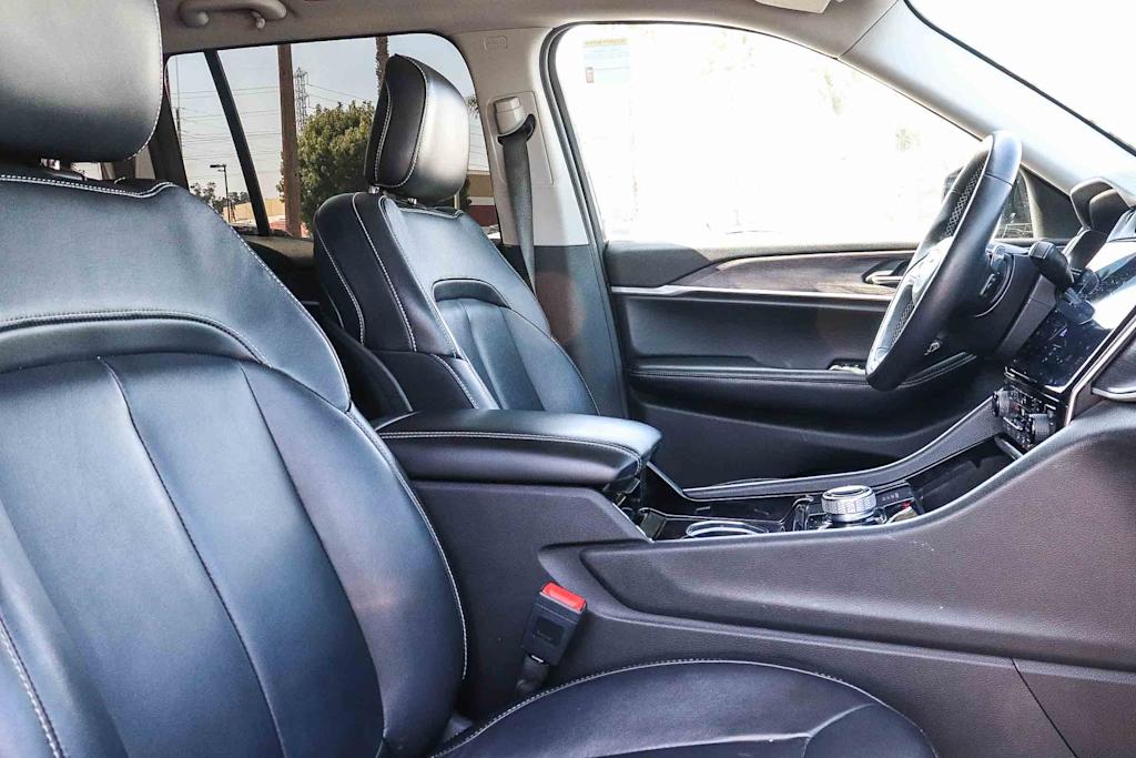Thumbnail: 2022 Jeep Grand Cherokee - 10