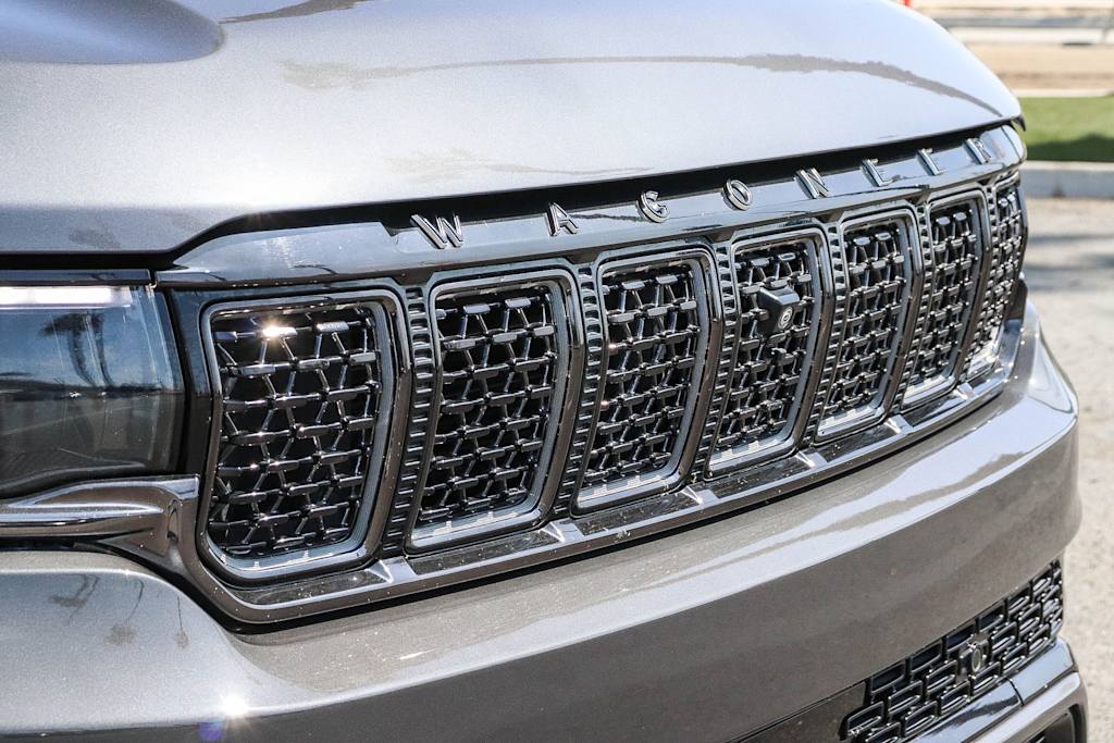 Thumbnail: 2024 Jeep Grand Wagoneer - 17