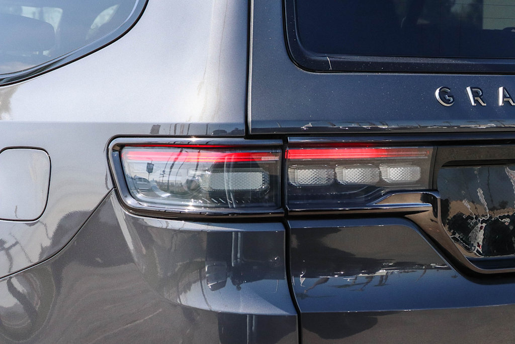Thumbnail: 2024 Jeep Grand Wagoneer - 19