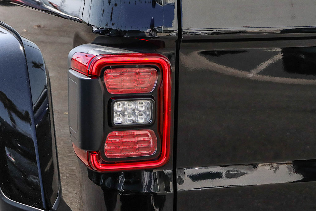 Thumbnail: 2021 Jeep Gladiator - 20