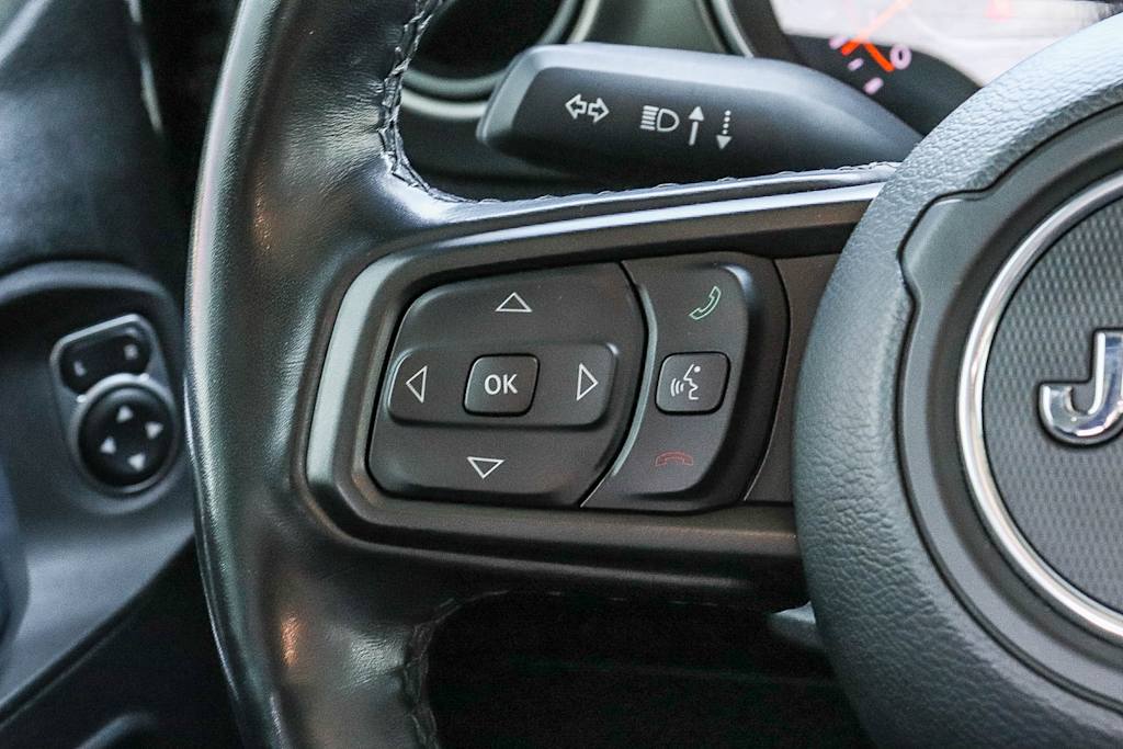 Thumbnail: 2021 Jeep Gladiator - 25