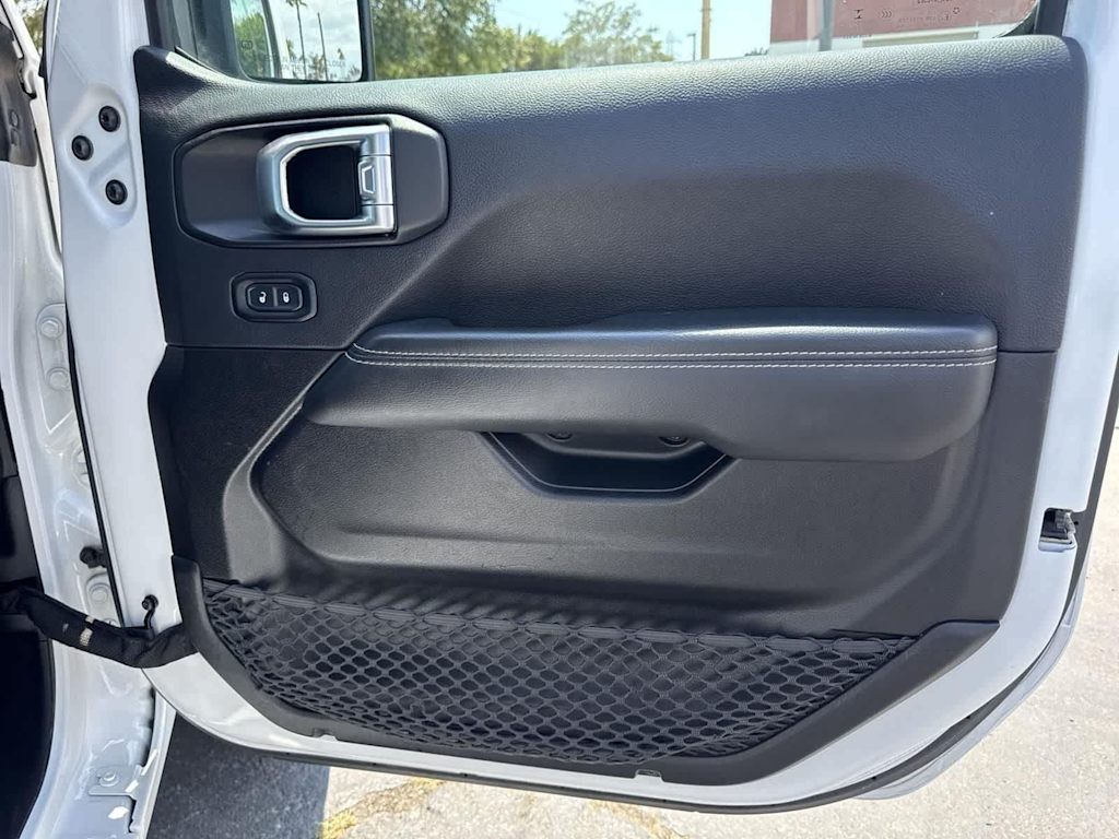 Thumbnail: 2023 Jeep Gladiator - 32