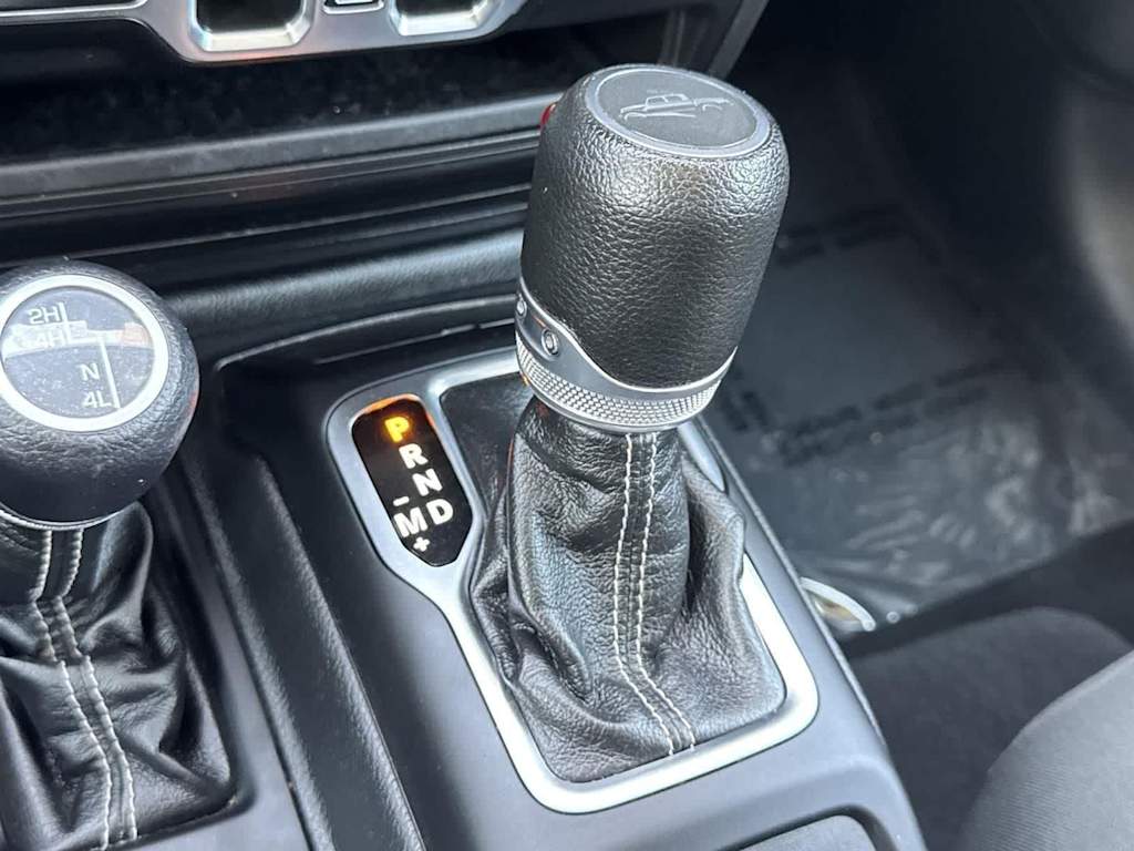 Thumbnail: 2023 Jeep Gladiator - 14