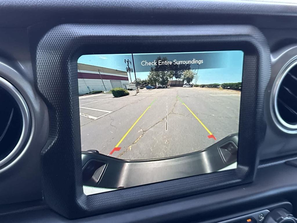 Thumbnail: 2023 Jeep Gladiator - 23