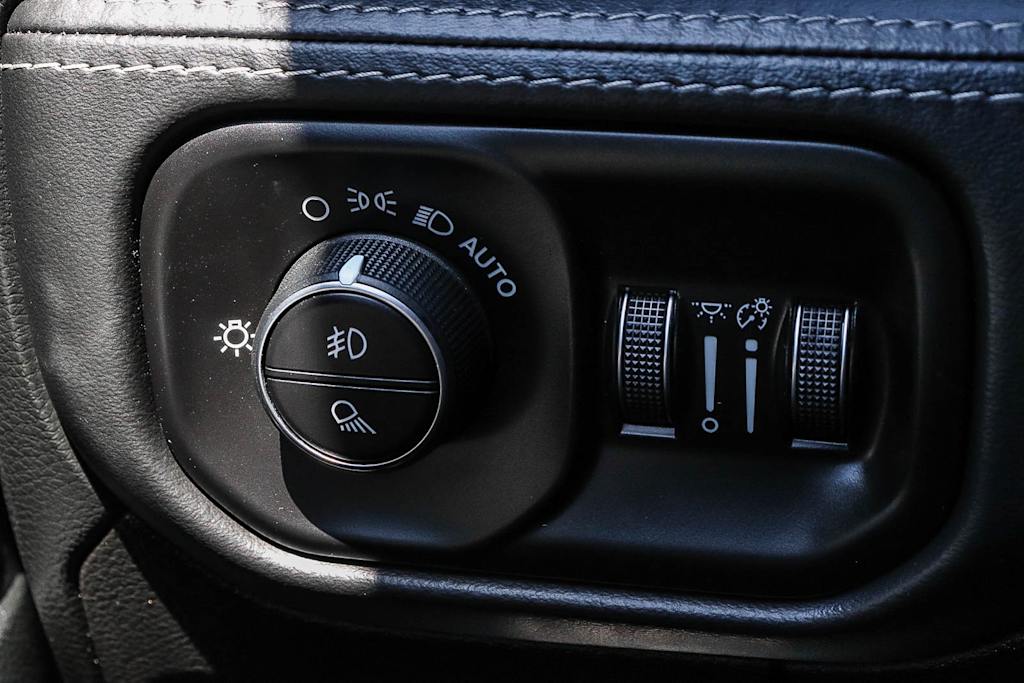 Thumbnail: 2020 RAM 1500 - 32