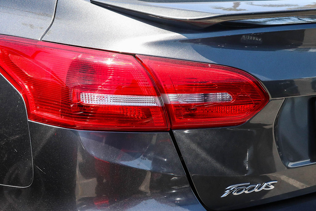 Thumbnail: 2017 Ford Focus - 10