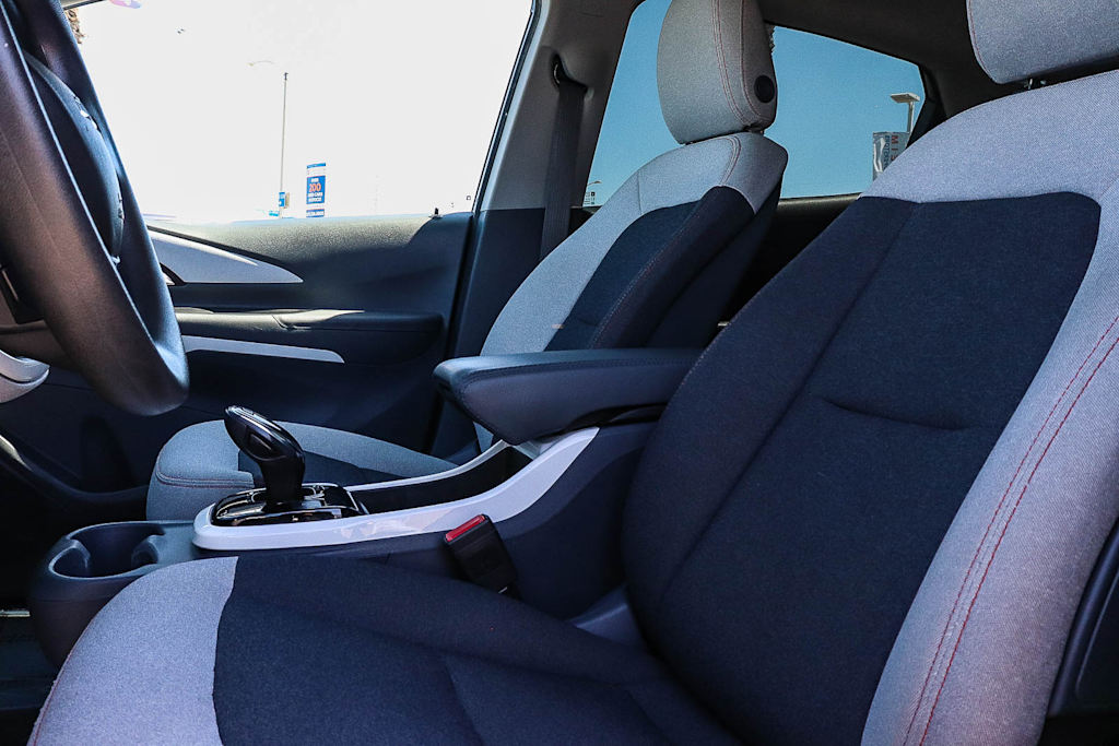 Thumbnail: 2017 Chevrolet Bolt EV - 11
