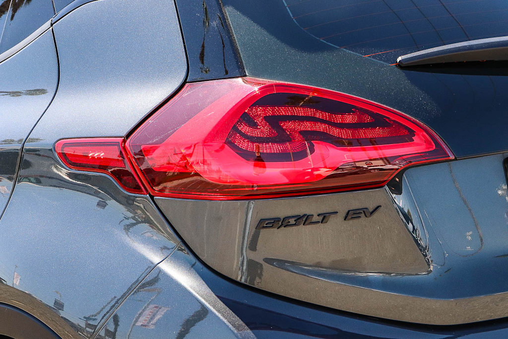 Thumbnail: 2017 Chevrolet Bolt EV - 19