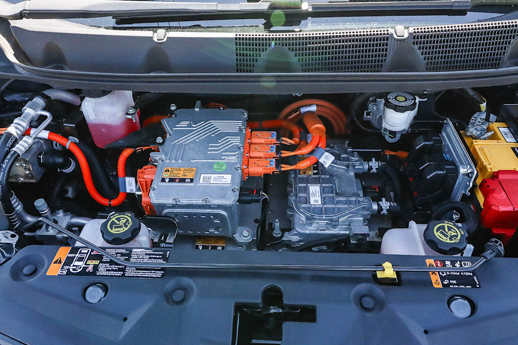 Thumbnail: 2017 Chevrolet Bolt EV - 8