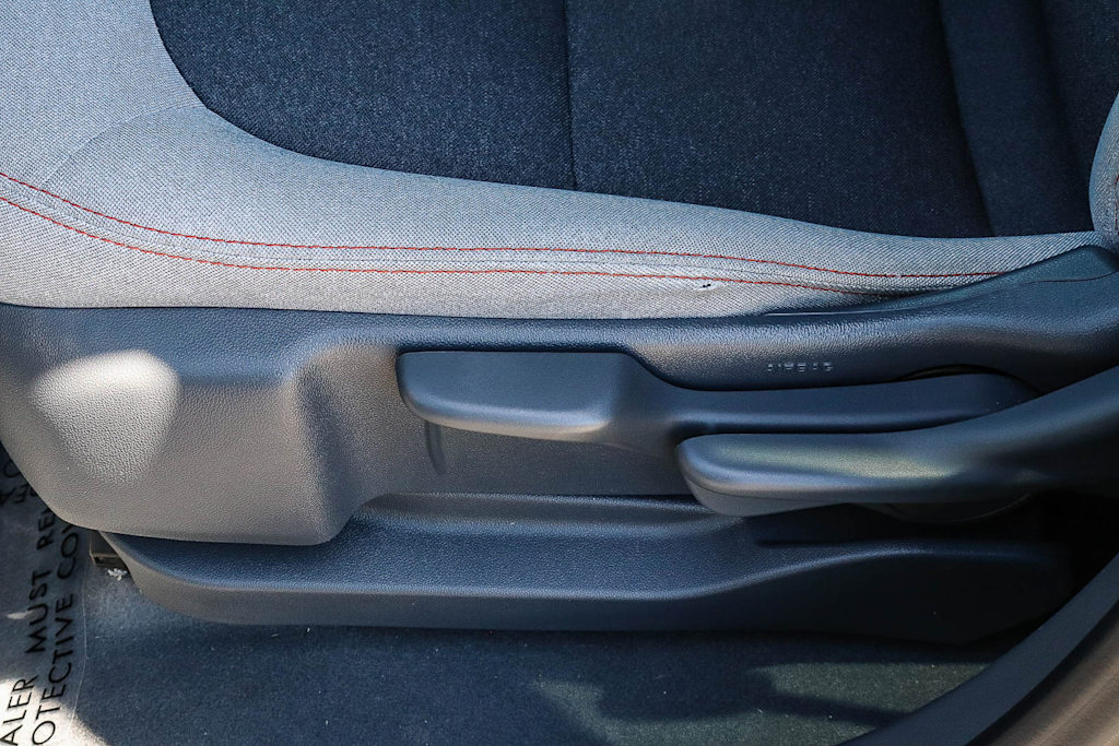 Thumbnail: 2017 Chevrolet Bolt EV - 28