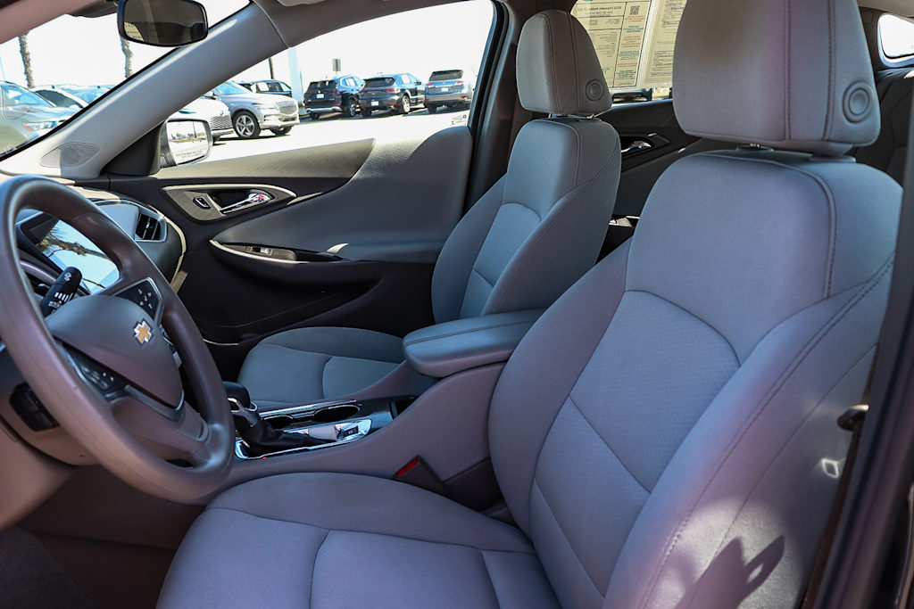 Thumbnail: 2023 Chevrolet Malibu - 10