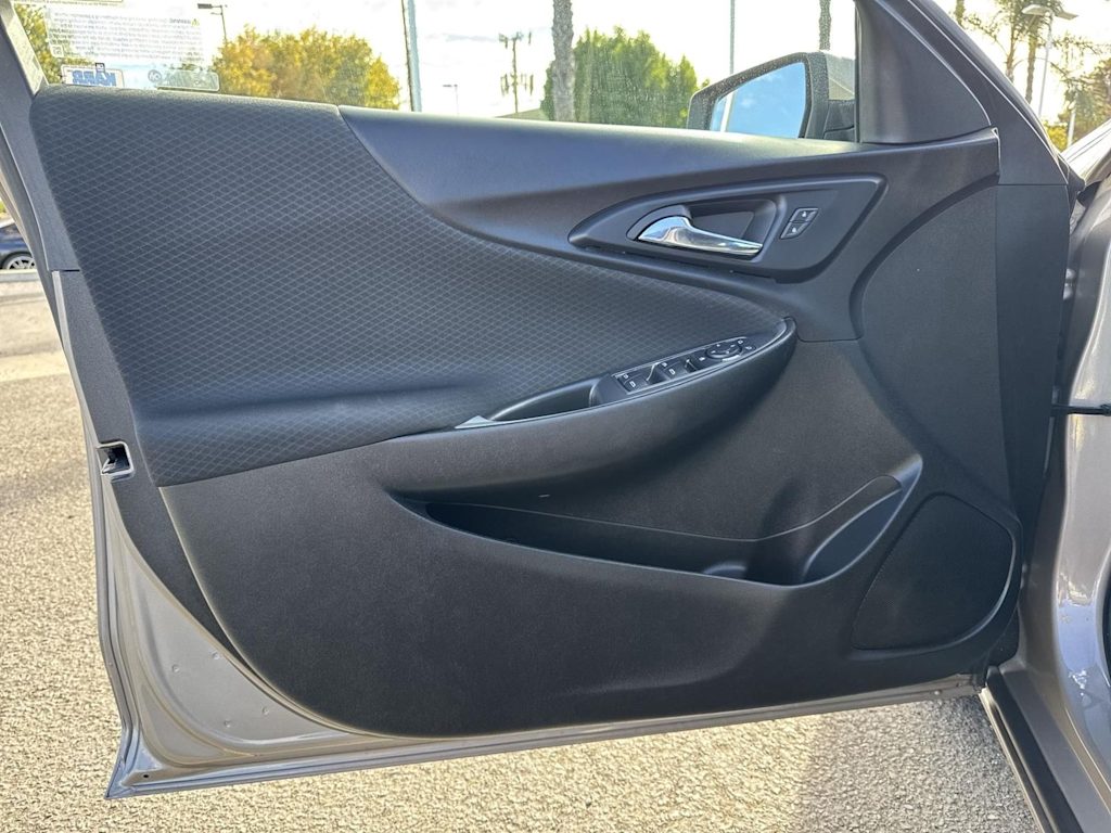 Thumbnail: 2023 Chevrolet Malibu - 25