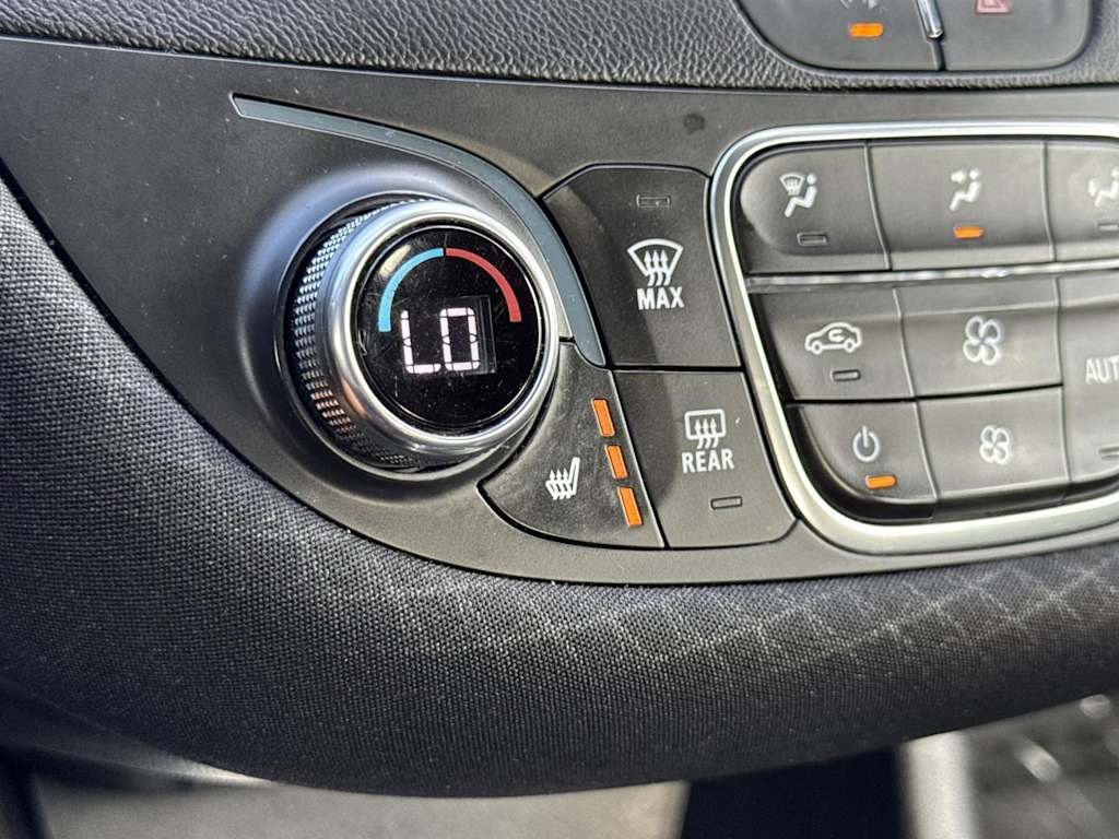 Thumbnail: 2023 Chevrolet Malibu - 24