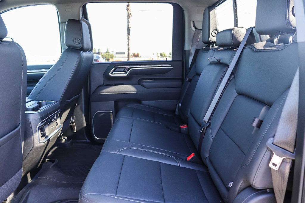 Thumbnail: 2026 Chevrolet Silverado 2500 - 11