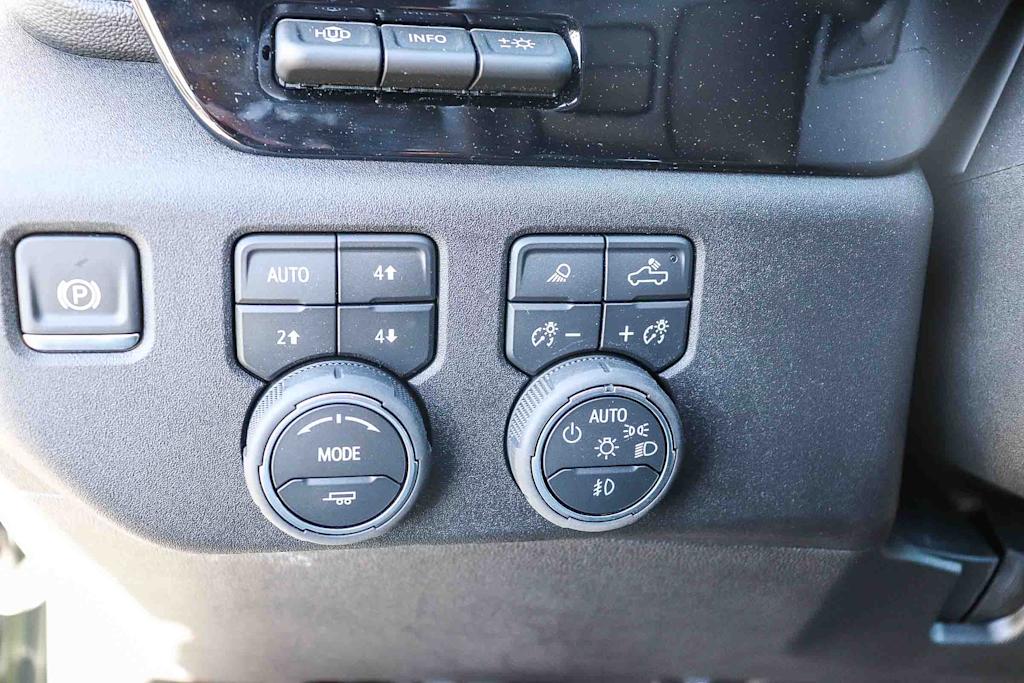 Thumbnail: 2026 Chevrolet Silverado 2500 - 32