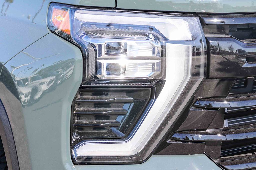 Thumbnail: 2026 Chevrolet Silverado 2500 - 16