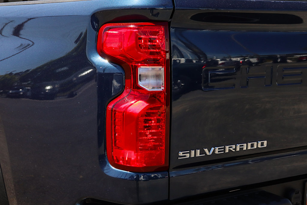 Thumbnail: 2021 Chevrolet Silverado 3500 - 20