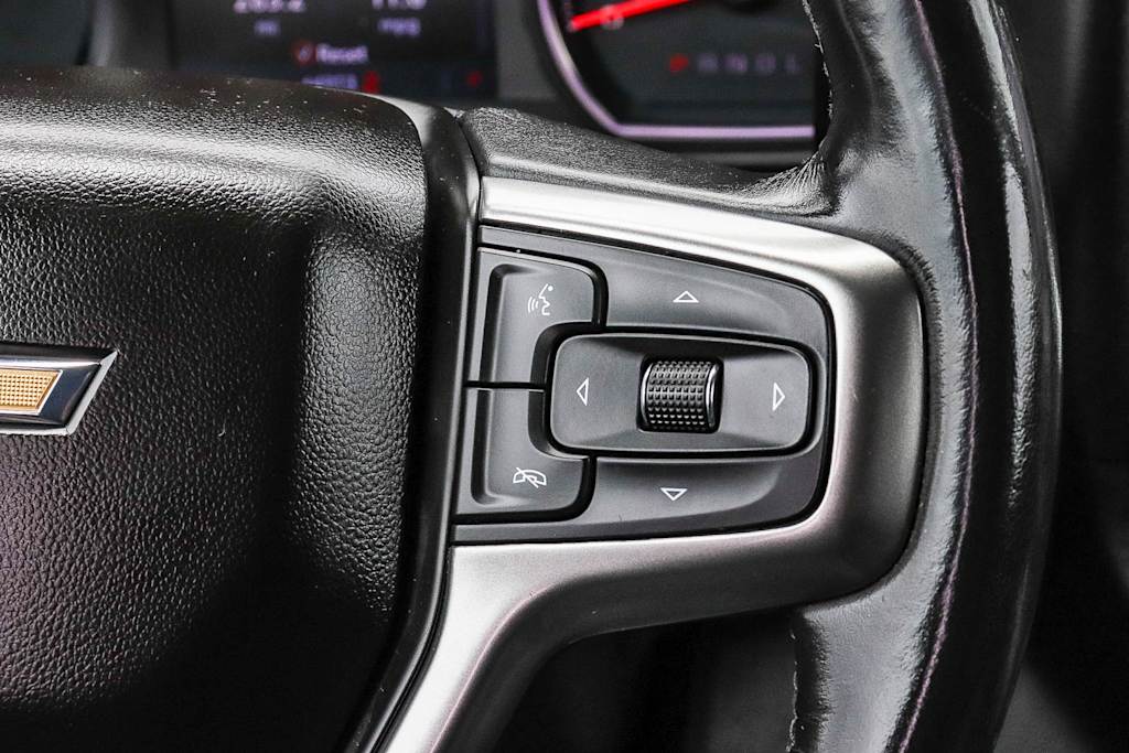 Thumbnail: 2020 Chevrolet Silverado 1500 - 26