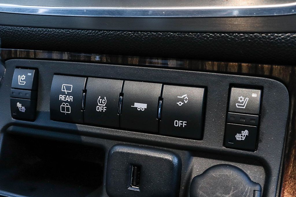 Thumbnail: 2015 GMC Acadia - 33