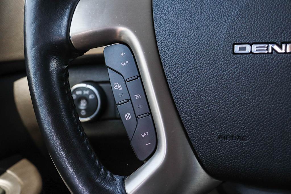 Thumbnail: 2015 GMC Acadia - 25