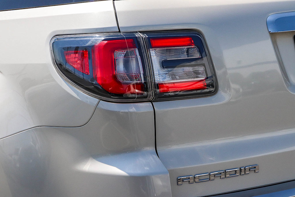 Thumbnail: 2015 GMC Acadia - 21