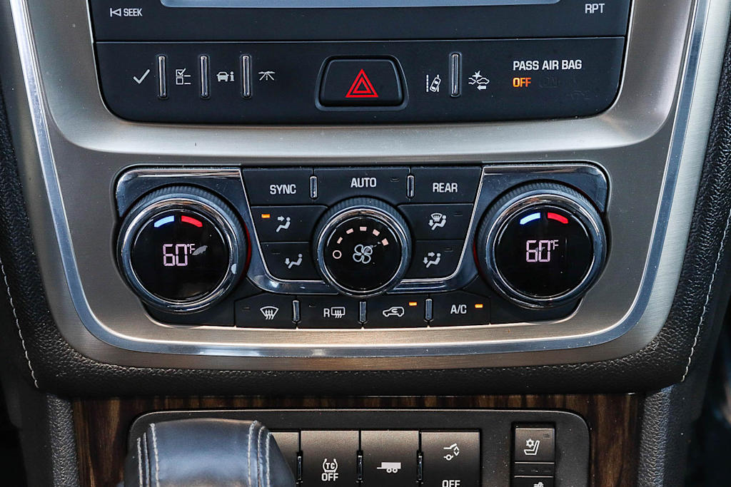 Thumbnail: 2015 GMC Acadia - 24