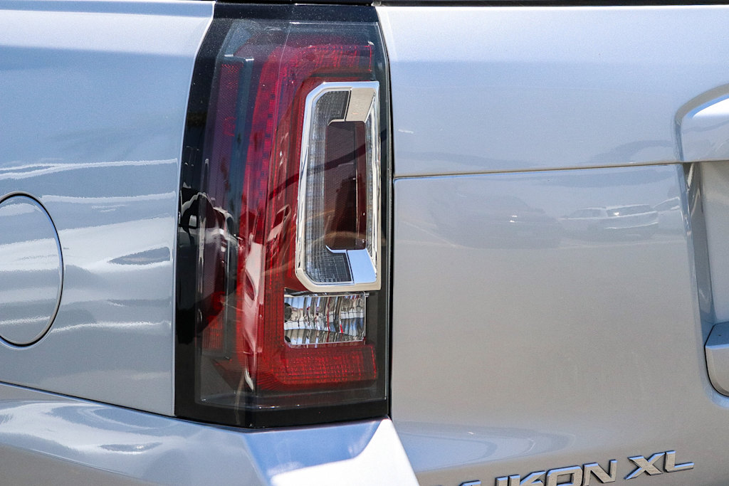 Thumbnail: 2016 GMC Yukon XL - 17