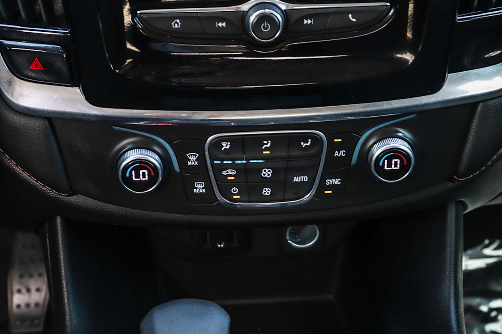 Thumbnail: 2021 Chevrolet Traverse - 21